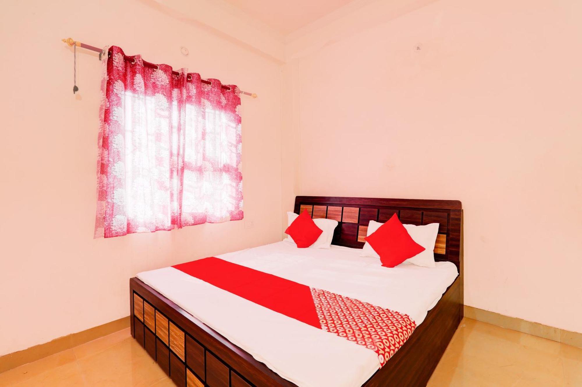 Oyo Flagship Shine Hotel Chinhat Dış mekan fotoğraf