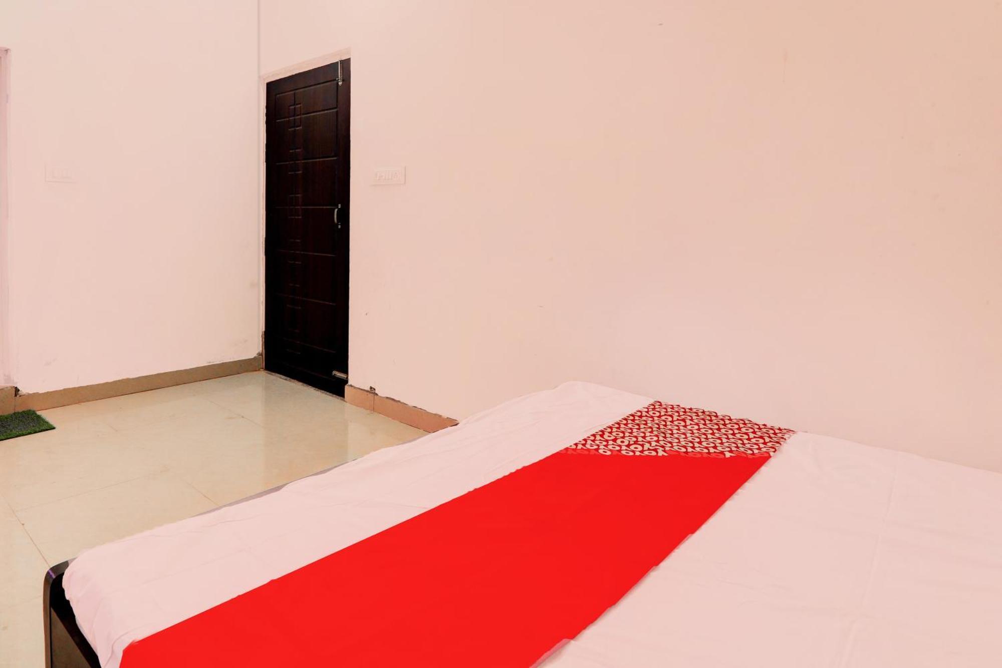 Oyo Flagship Shine Hotel Chinhat Dış mekan fotoğraf